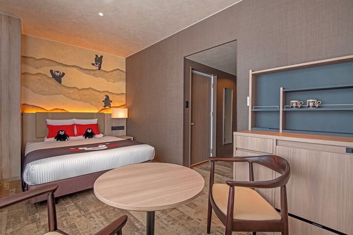 Room 12 of 130
