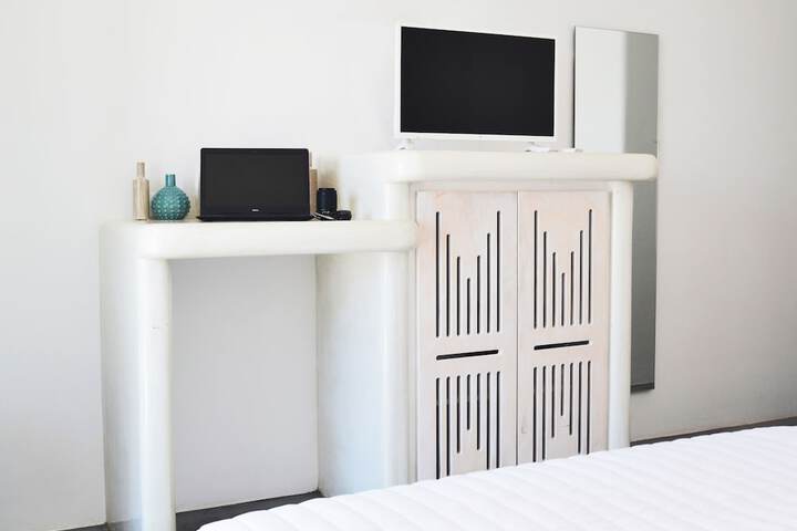 Room 8 of 34
