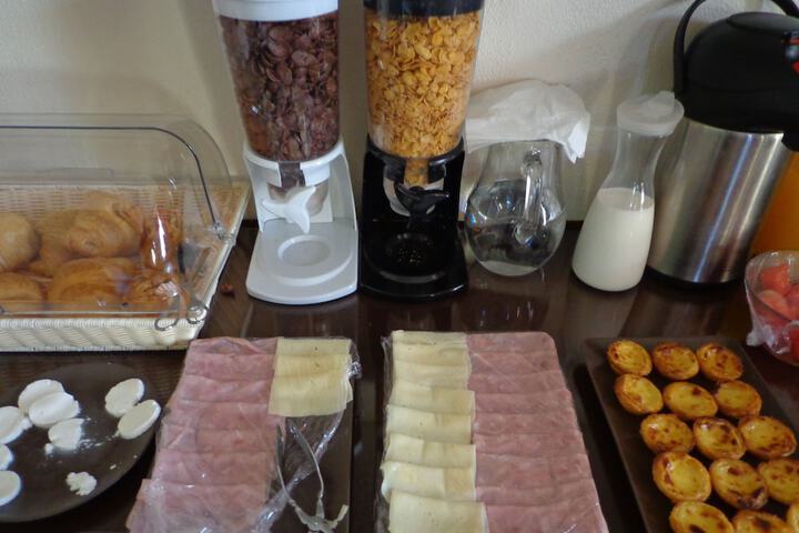 Breakfast/Coffee Service 48 of 64