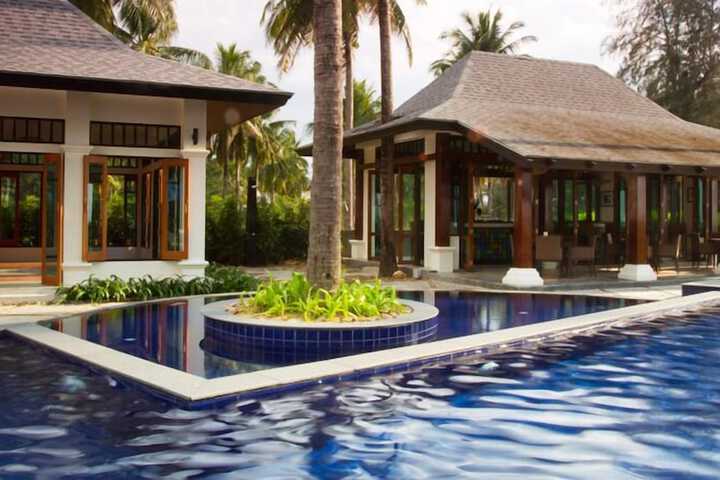 Pool Hotel