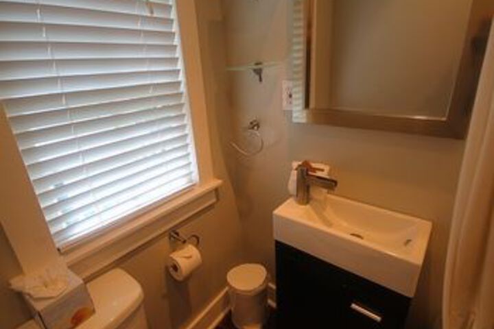 Room 2 of 70