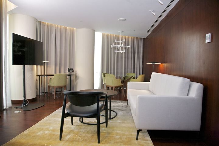 Room 18 of 37