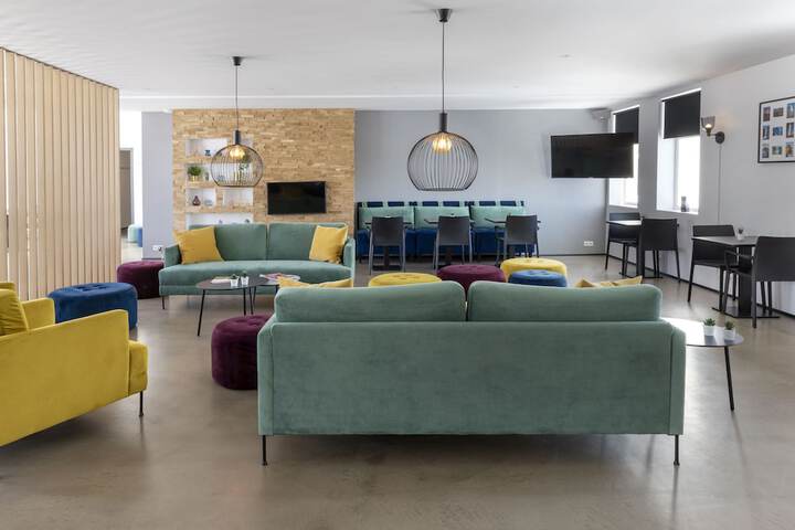 Lounge 91 of 114