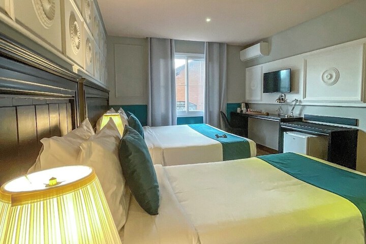 Room 30 of 107