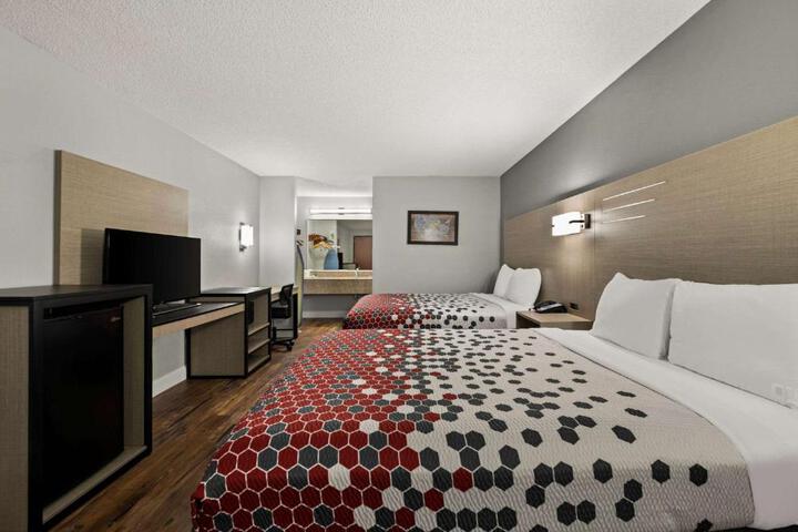2 Double Beds (2 of 4)