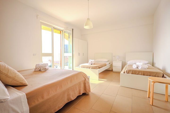 Room 8 of 48