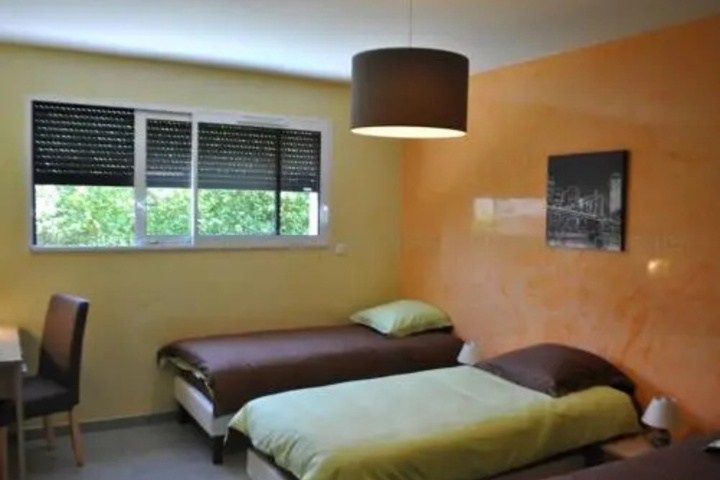 Room 6 of 14