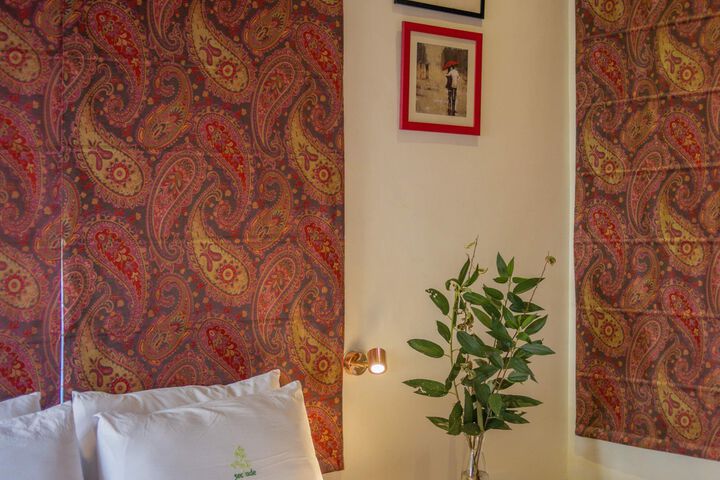 Room 32 of 61