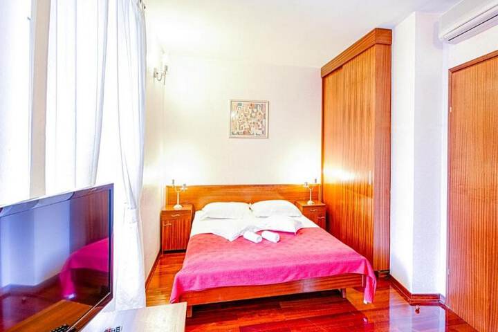Room 40 of 95