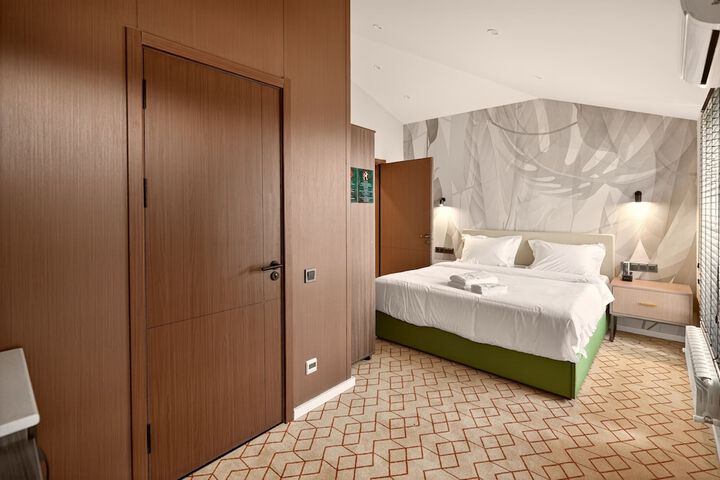 Room 5 of 31