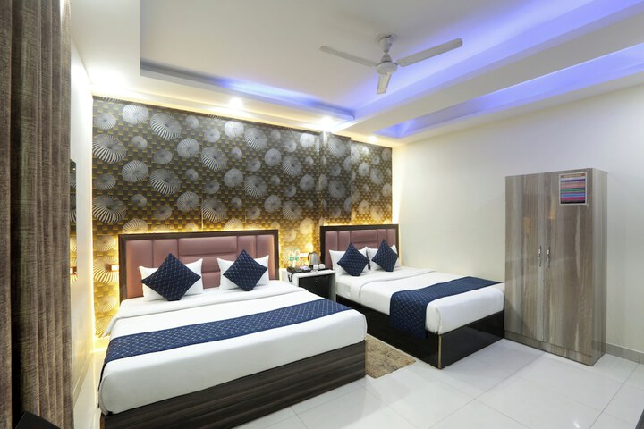 Room 12 of 36