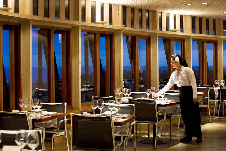 Dining 26 of 37