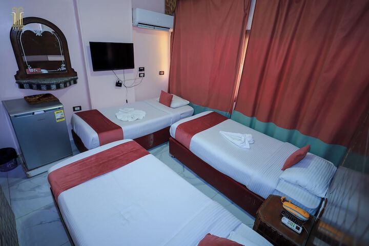 Room 15 of 48