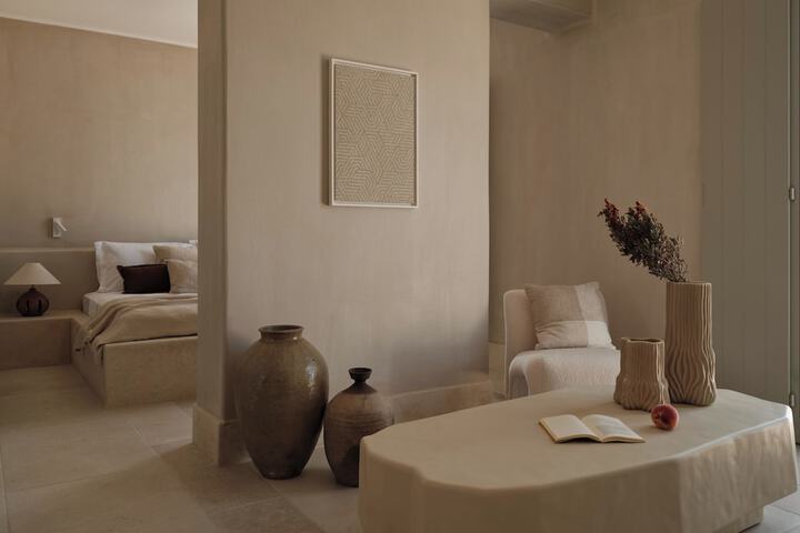 Room 33 of 85