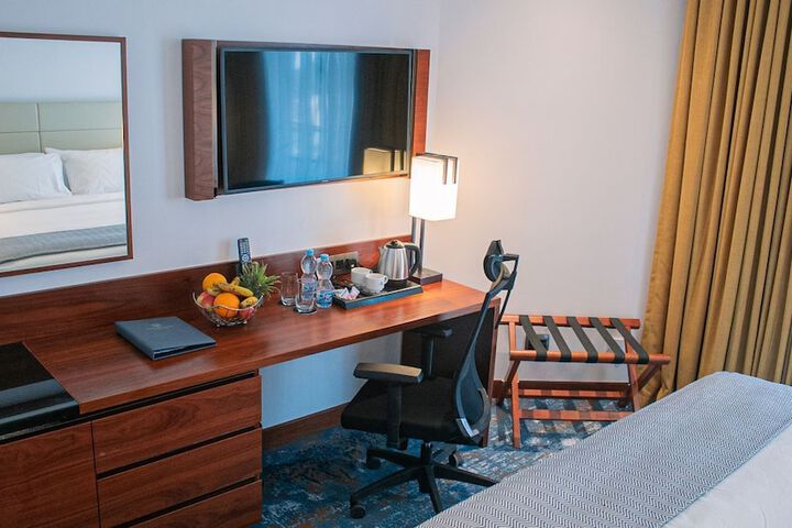 Room 14 of 30