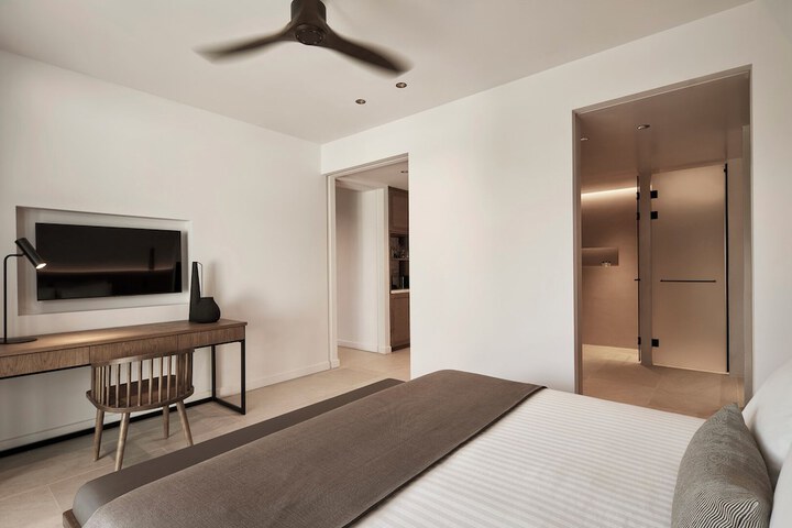 Room 37 of 155