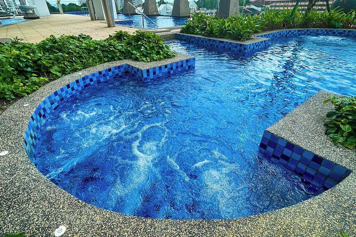 Pool 19 of 27