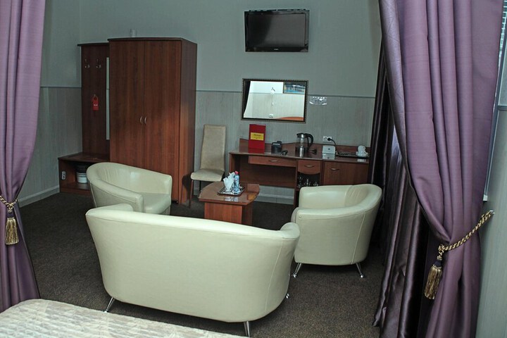 Room 50 of 62