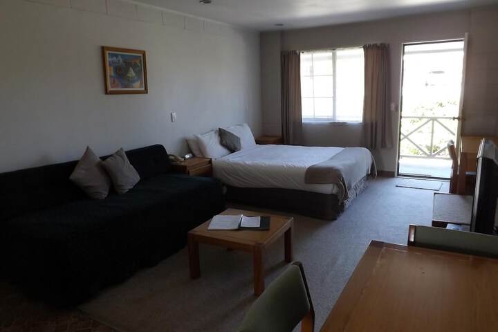 Room 2 of 48