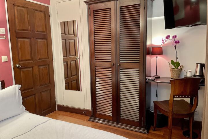 Room 23 of 62