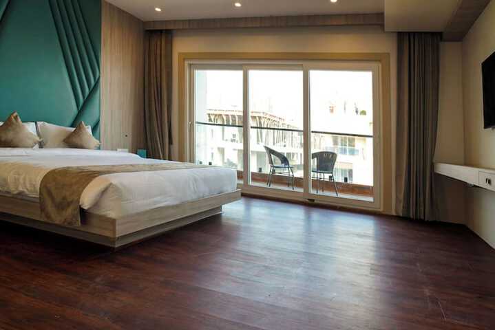 Room 19 of 51