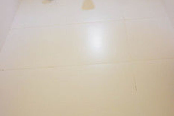 Room 9 of 32