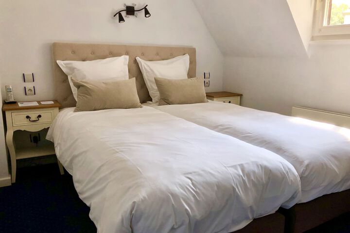 Room 10 of 115
