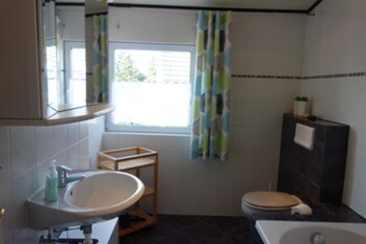 Room 3 of 121