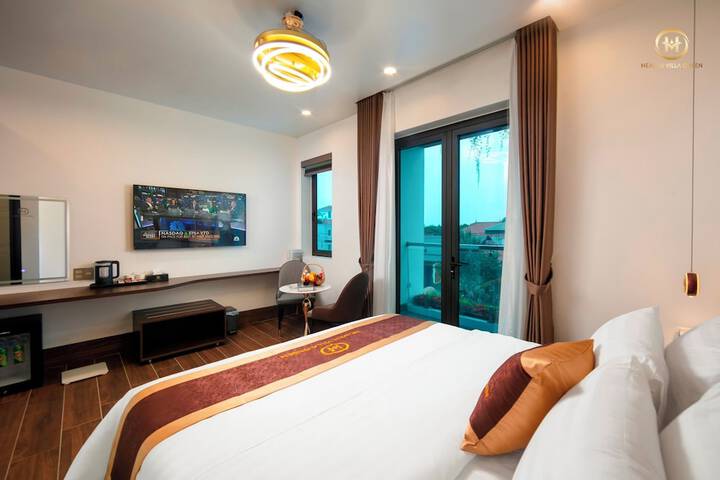 Room 4 of 31