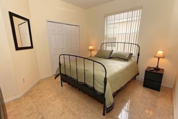 Room 17 of 31