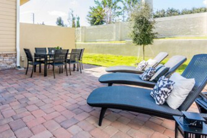 Terrace/Patio 33 of 34