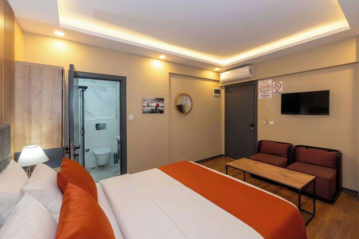 Room 26 of 73
