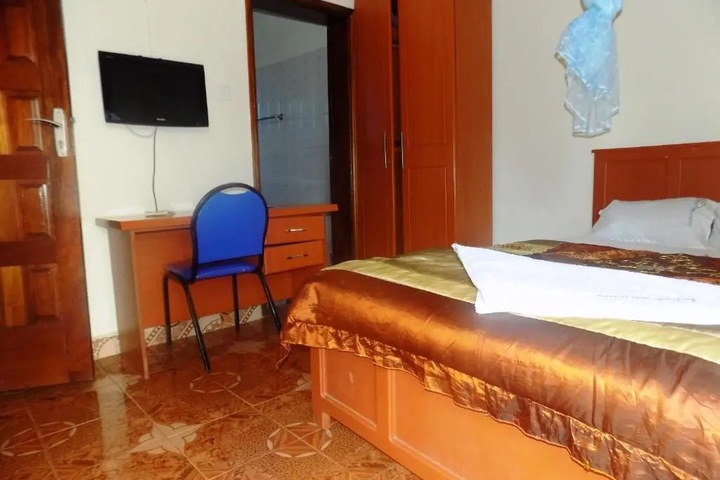 Room 3 of 11