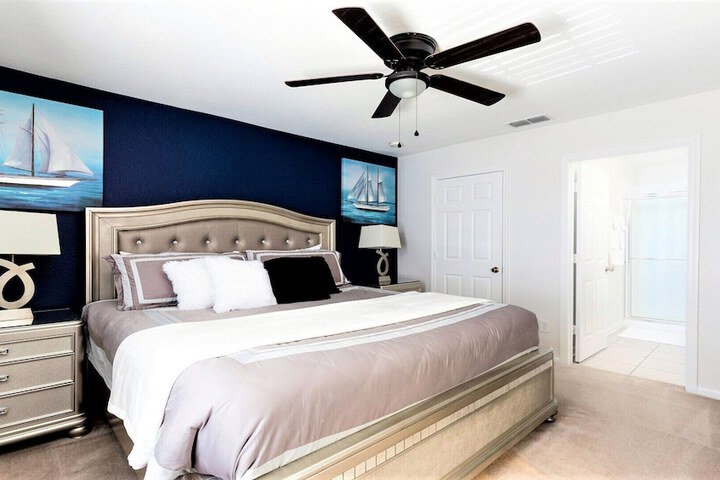 Room 358 of 710