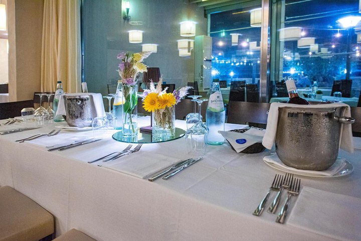 Dining 68 of 81