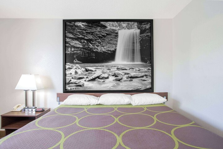 1 King Bed (12 of 12)
