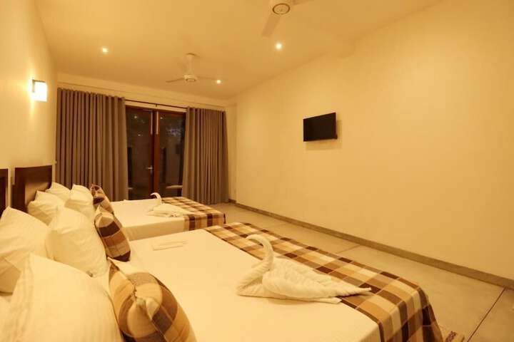 Room 4 of 90