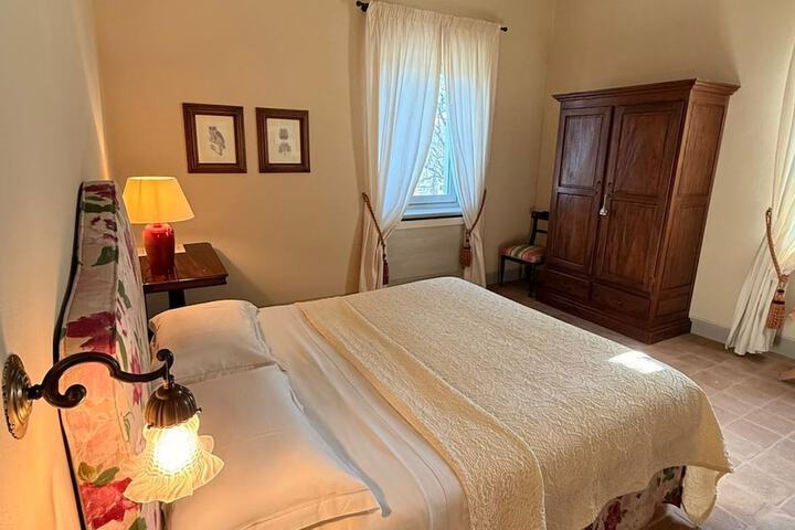 Room 8 of 48