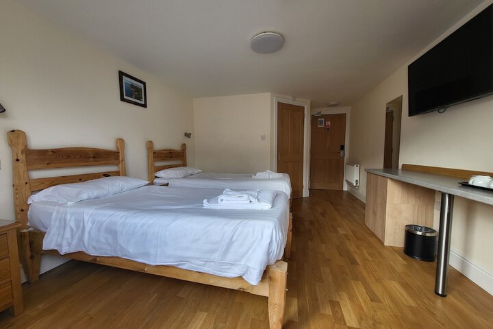 Room 6 of 24
