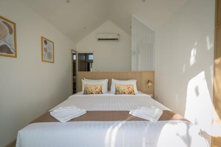 Room 43 of 105