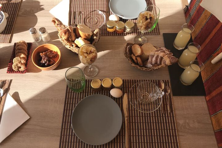 Breakfast/Coffee Service 42 of 62