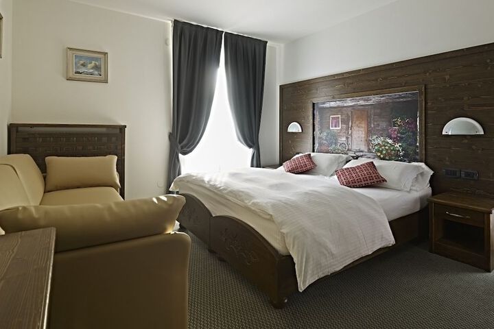 Room 5 of 45
