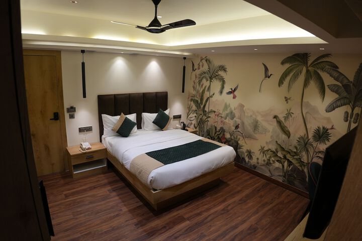 Room 4 of 20