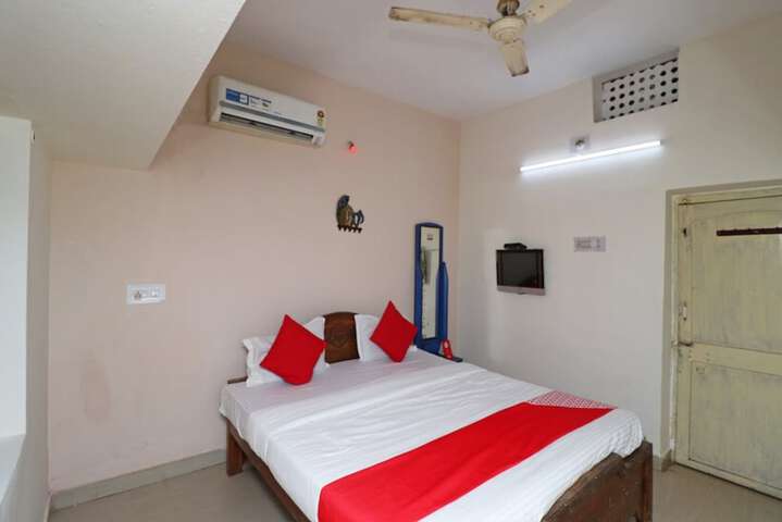 Room 14 of 25