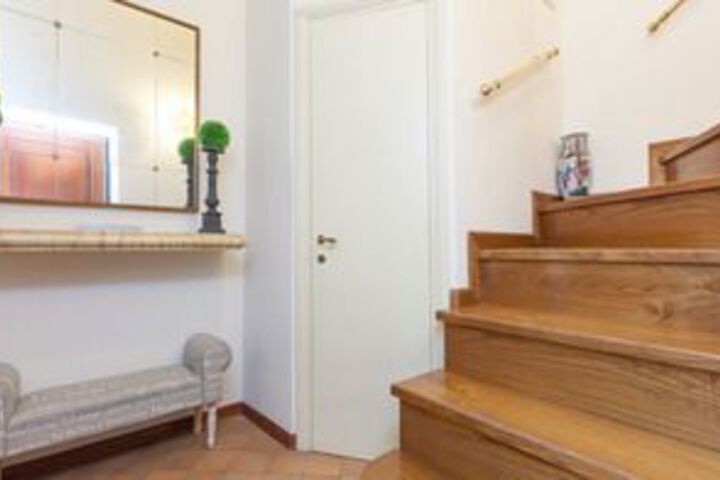 Room 10 of 29
