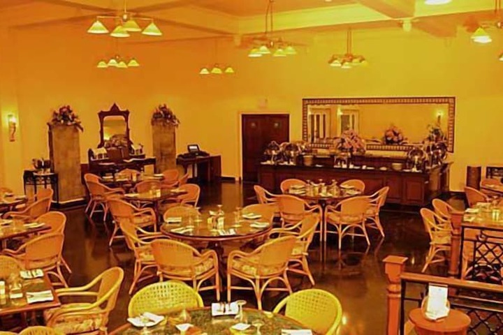 Dining 76 of 140