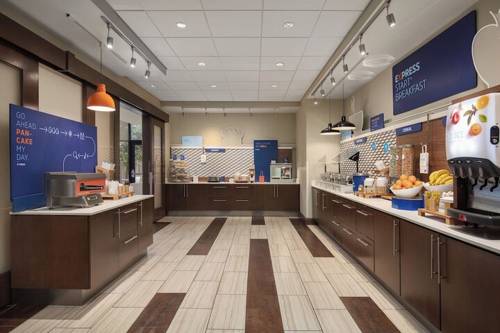 Breakfast/Coffee Service 85 of 110