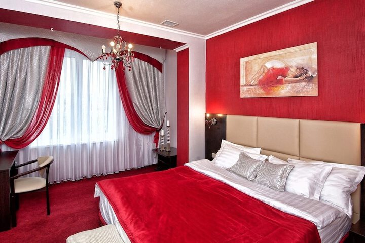 Room 7 of 36