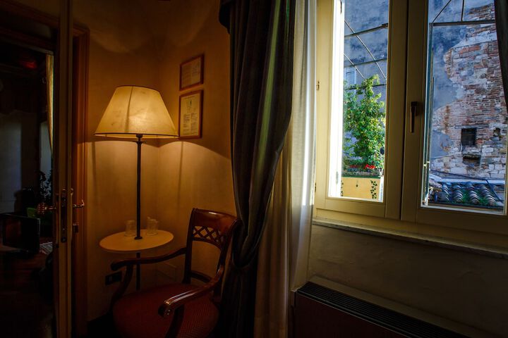 Room 10 of 66