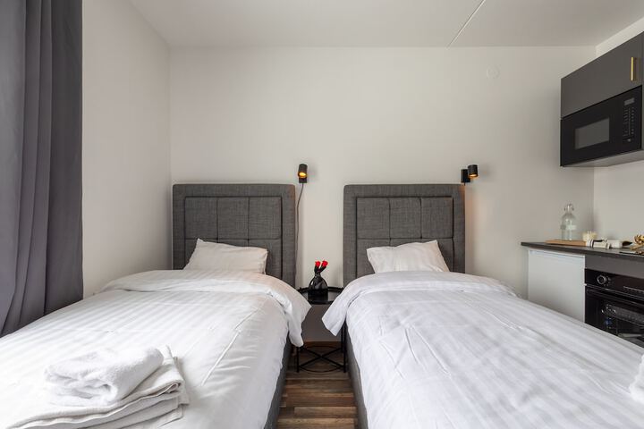 Room 13 of 89